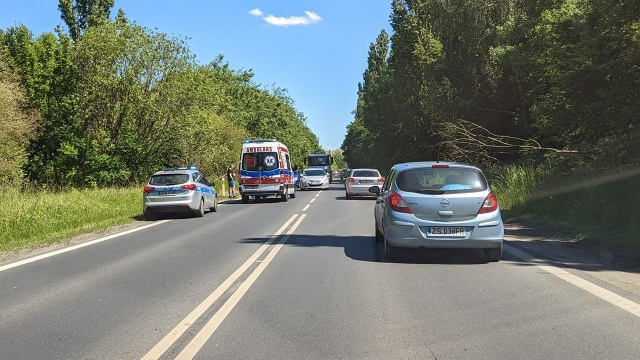 Zablokowana jest droga krajowa nr 31 przy dojeździe do centrum Szczecina.