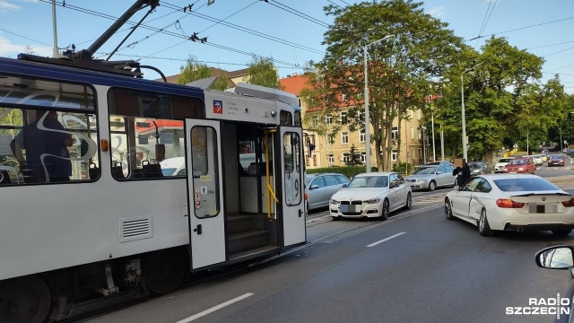 Zderzenie dwóch BMW na ulicy Mickiewicza w Szczecinie.