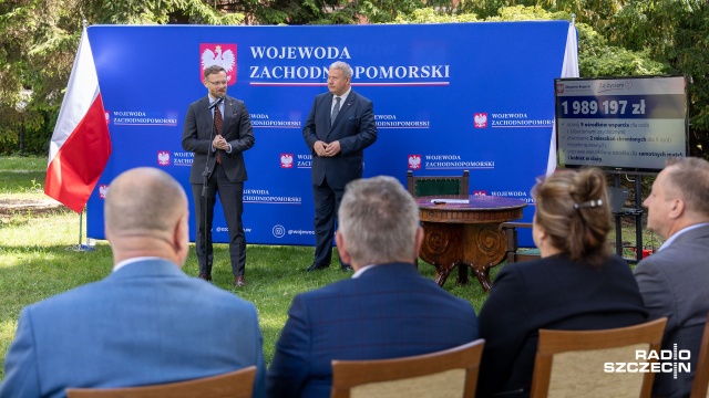 Pieniądze przeznaczone na wsparcie rodzin, osób z zaburzeniami psychicznymi czy samotnych matek rozdysponowano w poniedziałek w Zachodniopomorskim Urzędzie Wojewódzkim.