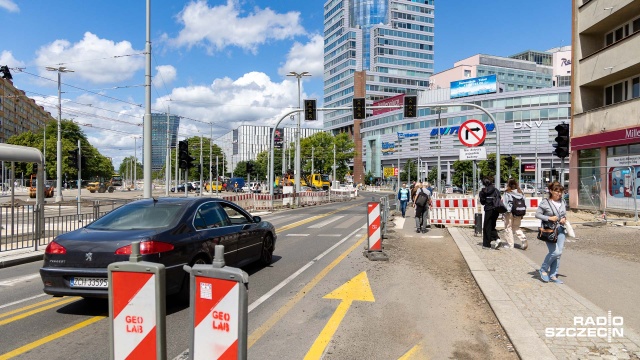 Zmiany dla kierowców i pasażerów komunikacji miejskiej w centrum Szczecina.