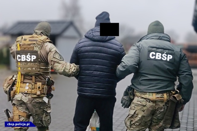 Mieli podżegać do zabójstwa policjanta - staną przed sądem. Prokuratura Okręgowa w Koszalinie skierowała akt oskarżenia w sprawie.