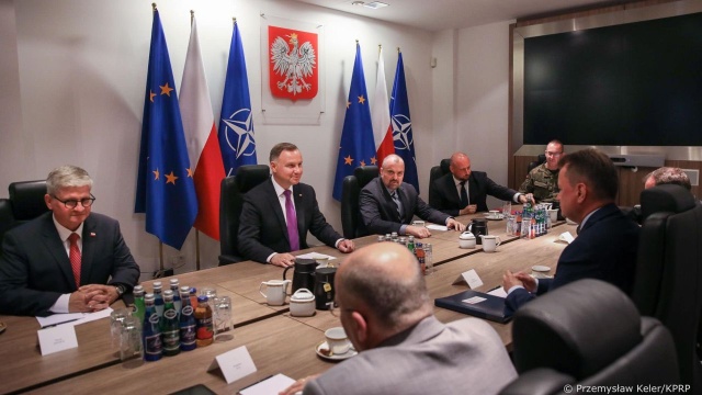 Prezydent Andrzej Duda będzie reprezentował Polskę na rozpoczynającym się we wtorek wieczorem w Madrycie szczycie przywódców NATO. Głównym tematem spotkania są rosyjska inwazja na Ukrainie i bezpieczeństwo Europy.