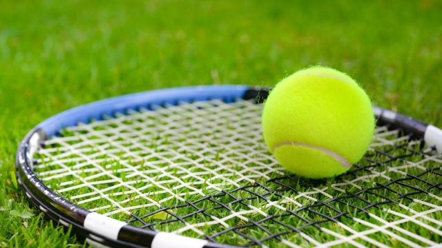 Iga Świątek odpadła w trzeciej rundzie tenisowego wielkoszlemowego turnieju na trawiastych kortach Wimbledonu.