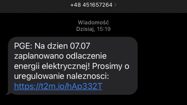 Smsy z fałszywym wezwaniem do zapłaty dostają nie tylko szczecinianie. W treści wiadomości, oprócz groźby wyłączenia energii elektrycznej, podany jest link do uregulowania należności.