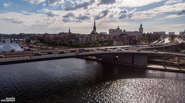 Szczecin jednym z trzech najbardziej zadłużonych miast w Polsce. Na pierwszym miejscu jest Świnoujście, na drugim Szczecin, a na trzecim Wałbrzych.
