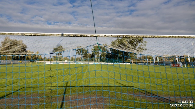 Świt Szczecin wzmacnia skład na trzecioligowe rozgrywki. Nowymi piłkarzami Dumy Skolwina zostali Jakub Ostrowski, Przemysław Kędziora i Gracjan Goździk.