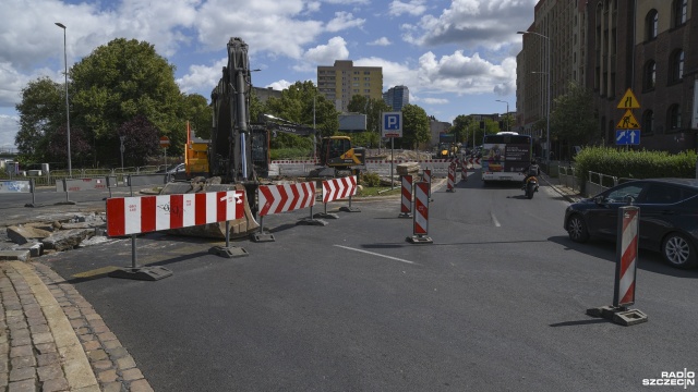 Uwaga kierowcy Zmiana organizacji ruchu na rondzie Giedroycia w Szczecinie.