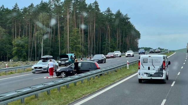 Dwa samochody osobowe zderzyły się między Babigoszczą a Przybiernowem.