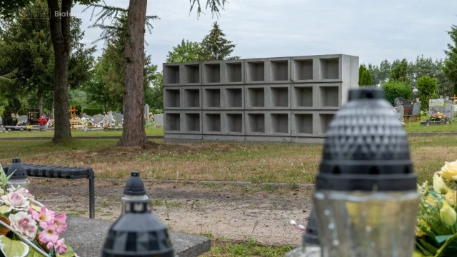 Na cmentarzu w Pękaninie, w powiecie białogardzkim, powstaje kolumbarium. Składać się będzie z 48 nisz każda z nich pomieści maksymalnie 4 urny.
