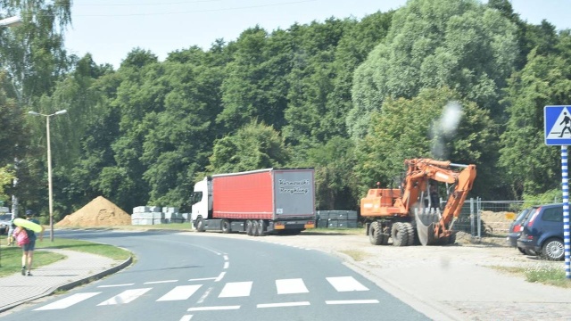 Teren wokół jeziora w Baniach zostanie zagospodarowany. Już rozpoczęły się prace. Inwestycja kosztować będzie prawie 5 milionów złotych.