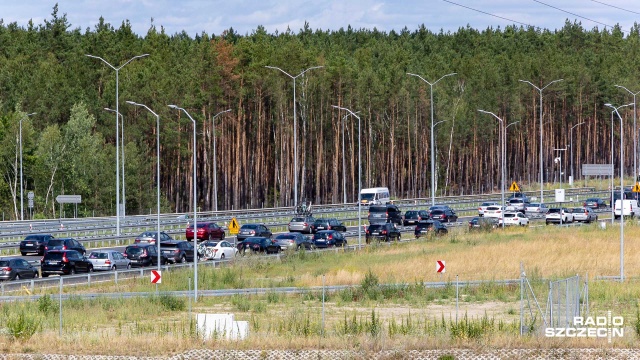 Korek na autostradzie A6 w stronę Bałtyku mierzy prawie 10 kilometrów. Zaczyna się przed Węzłem Kijewo i kończy daleko za nim.