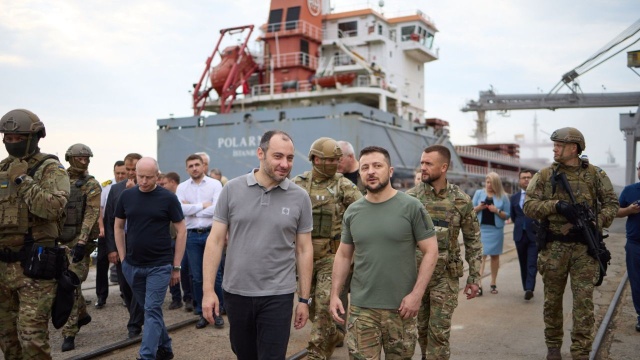 Pierwszy statek z ukraińskim zbożem, który wyruszył z portu w Odessie jutro powinien wpłynąć na Morze Śródziemne. Poinformował o tym ukraiński minister infrastruktury, Ołeksandr Kubrakow.