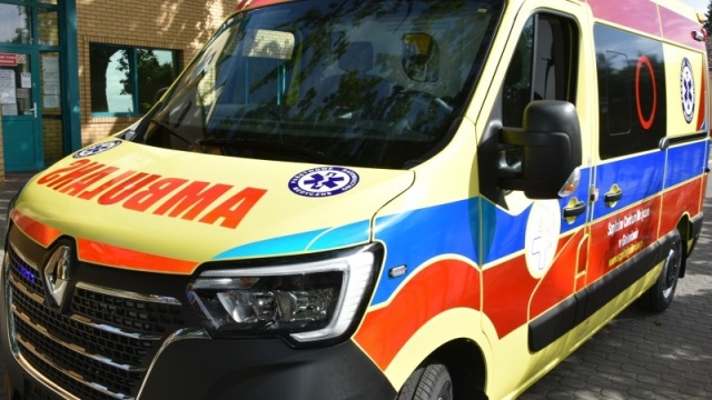 Szpital w Goleniowie ma nowy ambulans. Renault Master przeznaczony jest do przewozu poszkodowanych, pacjentów leżących i siedzących, do transportu międzyszpitalnego oraz do przewozu narządów bądź krwi.
