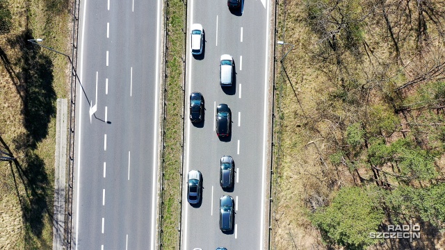 Zagęszcza się ruch na trasie S3 i A6. Spory zator jest też na przeprawie promowej w Świnoujściu. Dłużej poczekamy na wyjeździe z miasta.