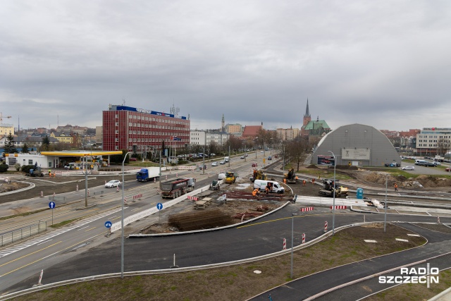Ułatwienia przy wyjeździe ze szczecińskiego portu wprowadza od poniedziałku wykonawca przebudowy dróg Międzyodrza.