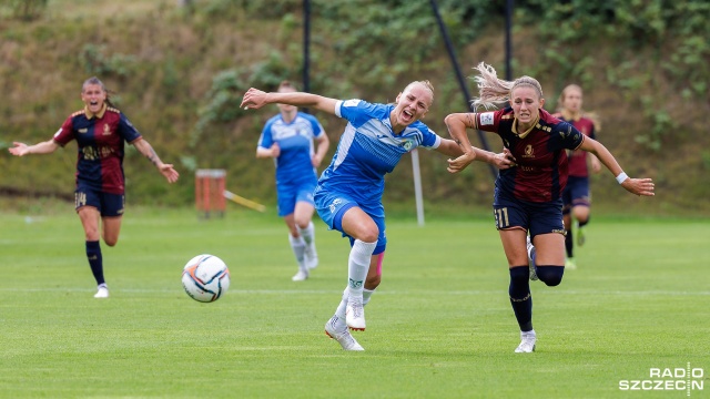 Piłkarki przegrały z AZS-em UJ Kraków 1:2, w drugiej kolejce ekstraligi kobiet, w rozgrywkach o mistrzostwo Polski.