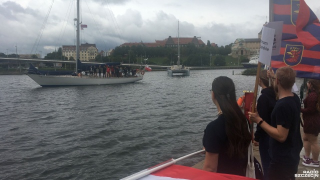 Finał dwumiesięcznego rejsu na szczecińskiej Łasztowni. Miejski jacht Dar Szczecina wrócił z podróży na Islandię.