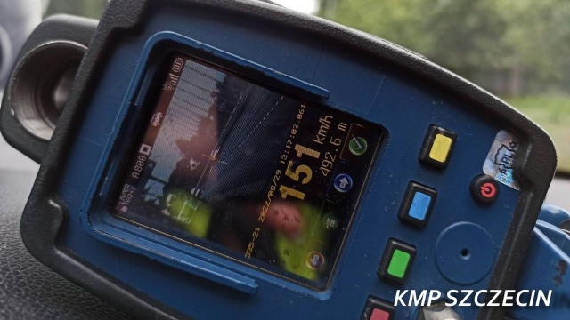 Kierowca pod wpływem narkotyków pędził ulicami Szczecina. Zatrzymała go policja.
