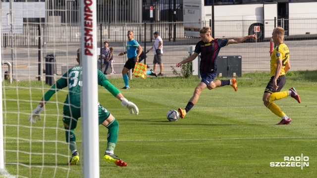 Szczecinianie przegrali u siebie z GKS-em Katowice 0:2 w pierwszej rundzie turnieju tysiąca drużyn.