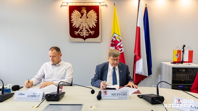 Władze Gryfic podpisały umowę z wykonawcą Dziennego Domu Seniora. Znajdzie się w budynku, który dawniej zajmowało wojsko. Była tam stołówka żołnierska.