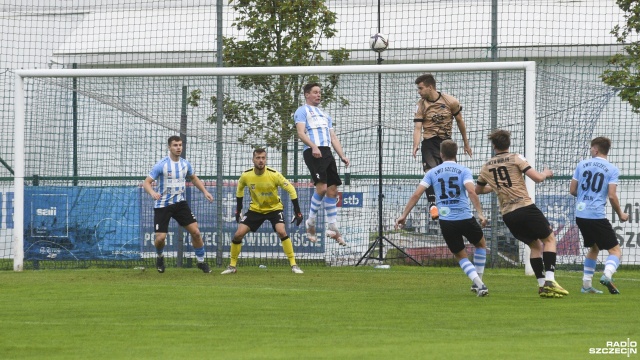 Piłkarze Świtu Szczecin zremisowali u siebie z Vinetą Wolin 0:0 w ósmej kolejce rozgrywek grupy II.