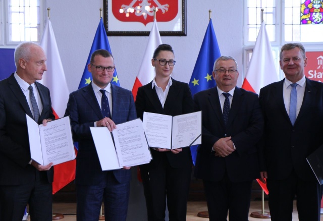 W Sławnie podpisano umowę na budowę kolejnego odcinka drogi S6 między Koszalinem i Sławnem.