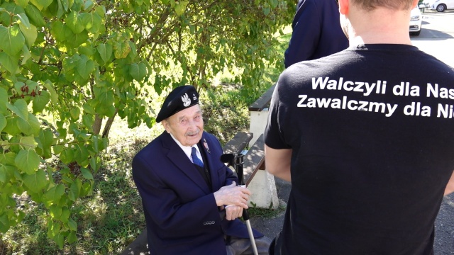 Trzeba walczyć o reparacje bo nam się należą - mówi dla Radia Szczecin powstaniec warszawski ze Szczecina, major Zbigniew Piasecki ps. Czekolada.