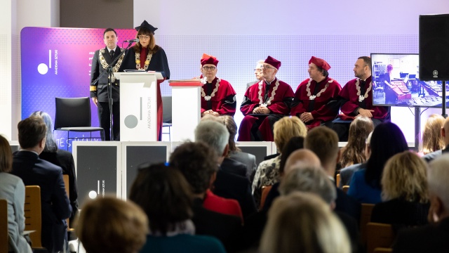 Akademia Sztuki w Szczecinie po raz trzynasty zainaugurowała rok akademicki. Do społeczności studenckiej uczelnia przyjęła ponad 300 studentów.