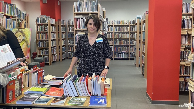 Za najtańszą zapłacimy złotówkę, a za najdroższą cztery złote - w filii Miejskiej Biblioteki Publicznej w Szczecinie numer 28 przy pl. Lotników trwa Kiermasz Taniej Książki.