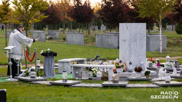 Pogrzeb Dzieci Utraconych na Cmentarzu Zachodnim przy ul. Bronowickiej (g.9) i msza św. w intencji rodziców po stracie dzieci w kościele św. Stanisława Kostki przy pl. Matki Teresy z Kalkuty (o 18) to dwa wydarzenia, które odbędą się w czwartek w Szczecinie.