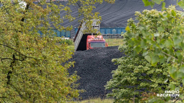 80 tysięcy ton węgla trafi we wtorek do świnoujskiego portu handlowego. Będzie to już szósta dostawa z RPA. Kolejne dwie zaplanowano na przyszły tydzień.