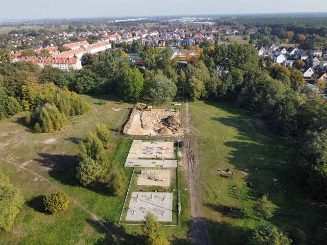 Miejsce dla fanów deskorolki powstaje w szczecińskim Dąbiu. Przy ulicy Bośniackiej właśnie rozpoczęła się budowa nowoczesnego skateparku.