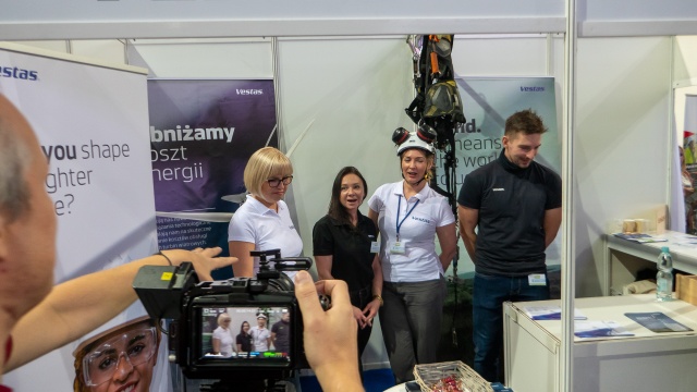 Kierują się godzinami pracy, bezpieczeństwem zatrudnienia i wysokością pensji. Szczecinianie chętnie odwiedzali środowe targi pracy w hali Netto Arena.
