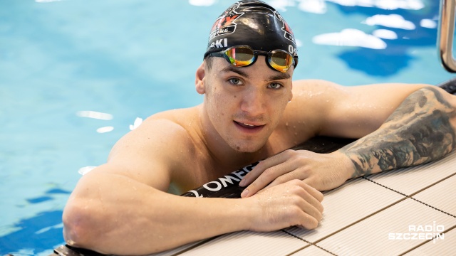 Karol Ostrowski z MKP Szczecin tuż za podium zawodów Pucharu Świata w pływaniu na krótkim basenie w Berlinie. Podopieczny trenera Oskara Krupeckiego zajął 4. miejsce w wyścigach na 50 i 100 metrów stylem dowolnym.