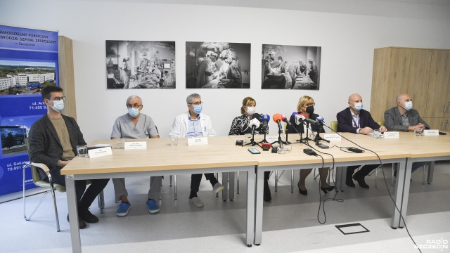 Edukacja na temat szkodliwości grzybów przynosi efekty, ale nadal do szpitali trafiają pacjenci, którzy się nimi zatruli - mówią lekarze.
