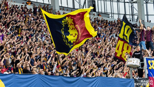 Piłkarze Pogoni chcą przerwać serię trzech spotkań bez zwycięstwa w rozgrywkach o mistrzostwo Polski. Szczecinianie na wyjeździe zmierzą się w piątek z Miedzią Legnica w 15. kolejce.