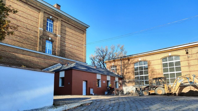 Budowa już się rozpoczęła. Łącznik pomoże uczniom i nauczycielom Szkoły Podstawowej nr 3, która mieści się w dwóch oddzielnych budynkach.