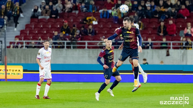 Piłkarze Pogoni odpadli z Pucharu Polski. Szczecinianie przegrali na własnym stadionie z Rakowem Częstochowa 0:1 w środowym meczu 18 finału Turnieju Tysiąca Drużyn.