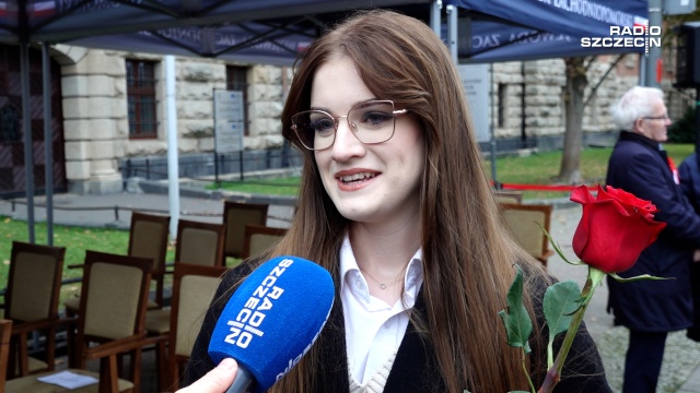 - To jest wyraz suwerenności, że osoby ze Wschodu przyjeżdżają do Polski i chcą tworzyć państwo - tak poseł PiS Leszek Dobrzyński odnosił się na naszej antenie do nadania polskiego obywatelstwa imigrantom, uciekającym przed wojną na Ukrainie.