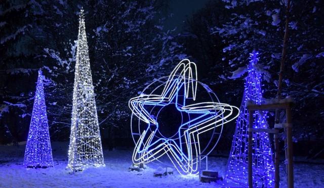 W mieście pojawią się bożonarodzeniowe iluminacje, ale będzie ich mniej, niż w poprzednich latach.