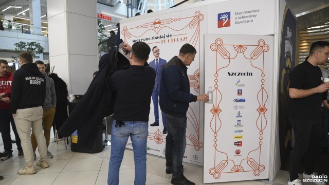 Ponad 40-metrowa kolejka mężczyzn do badań w szczecińskim centrum handlowym Galaxy. Do godziny 20 trwa tam akcja Movember. Można za darmo skorzystać z badania USG jąder i testu PSA, który pozwala na wykrycie nowotworu prostaty.