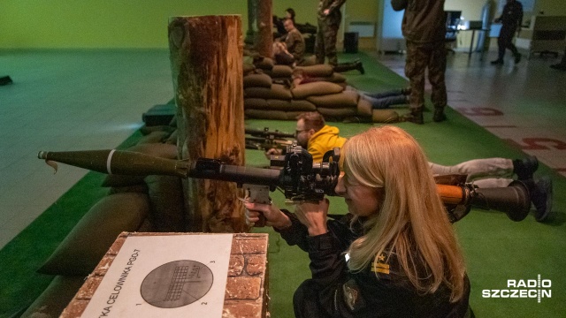 Samorządowcy zajmujący się obronnością ćwiczyli strzelanie na strzelnicy 12. Brygady Zmechanizowanej na Krzekowie. W doskonaleniu umiejętności strzelania używano nowoczesnego symulatora.