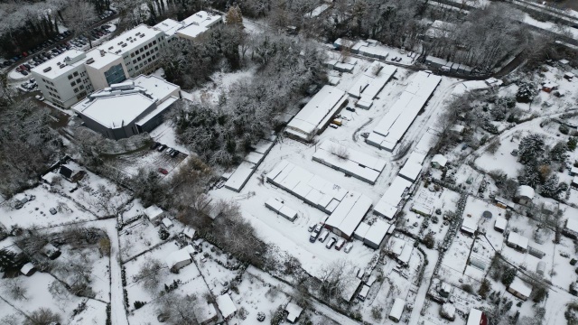 Nowoczesne sale wykładowe, seminaryjne, ćwiczeniowe i badawcze, czytelnia w formie otwartej strefy, studencki foodport oraz relaksująca przestrzeń pełna zieleni - tak ma wyglądać nowy gmach Zachodniopomorskiego Uniwersytetu Technologicznego, który powstanie w sąsiedztwie Wydziału Elektrycznego przy ul. 26 Kwietnia.