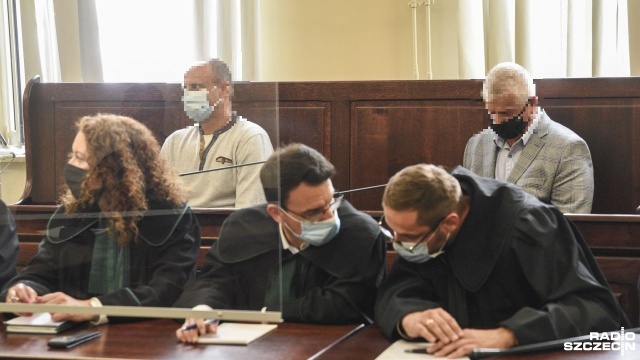 W sądzie apelacyjnym w Szczecinie ruszył proces odwoławczy w głośnej sprawie. Do zdarzenia doszło 20 lat temu pod Choszcznem. Czterech mężczyzn miało zabić człowieka, po czym upiekli jego mięso na ognisku i zjedli.