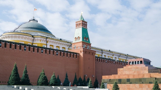 Dziewiąty pakiet unijnych sankcji wobec Rosji nadal bez akceptacji krajów członkowskich. Ambasadorowie 27. spotykali się ponownie w środę rano i spróbują osiągnąć porozumienie.