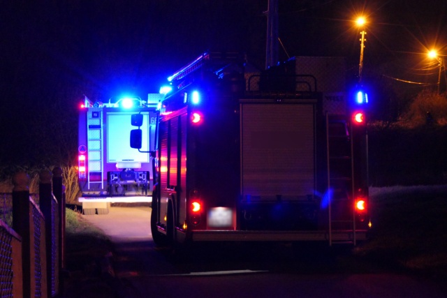 Tragiczny wypadek w miejscowości Dołgie w powiecie drawskim. Pod mężczyzną zawalił się dach budynku gospodarczego. Do zdarzenia doszło w środę późnym popołudniem.