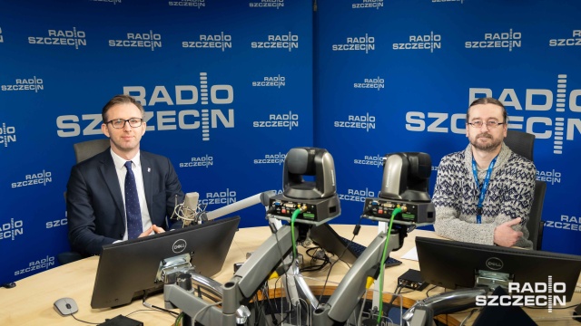 Dołożenie pieniędzy do komunikacji miejskiej w Szczecinie rozwiązałyby problemy pasażerów, ale tych pieniędzy nie ma - tak o budżecie miasta mówił w Rozmowach pod Krawatem Łukasz Kadłubowski, radny z klubu Koalicji Obywatelskiej.