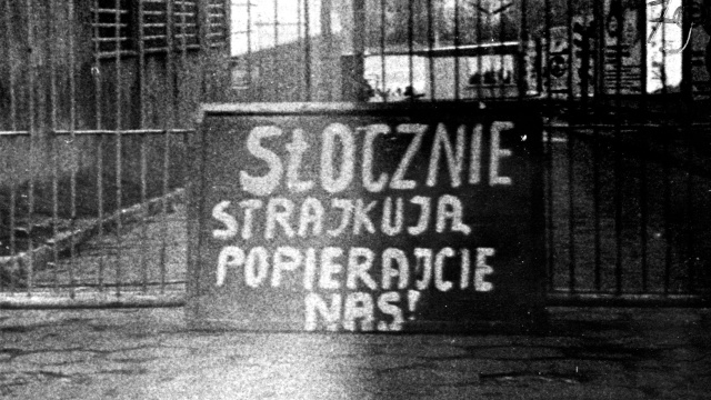 15 grudnia 1981 roku doszło do pacyfikacji Stoczni Szczecińskiej. W zakładzie przeciwko wprowadzeniu w Polsce stanu wojennego protestowało ponad 4 tysiące ludzi.