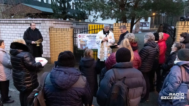 Pierwsi potrzebujący skorzystali z kolejnej jadłodzielni w Szczecinie. Znajduje się ona w parafii pod wezwaniem Nawiedzenia Najświętszej Maryi Panny w Dąbiu, naprzeciwko cmentarza.