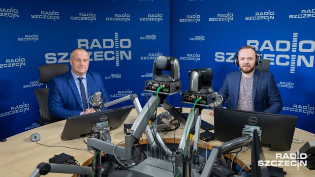 Skandaliczna sprawa, brutalna walka Niemców o gospodarczy prymat i do tego decyzję wydaje polski sąd - tak poseł Prawa i Sprawiedliwości Artur Szałabawka komentował orzeczenie Wojewódzkiego Sądu Administracyjnego w Warszawie, który na wniosek niemieckich ekologów i landu Brandenburgia nakazał wstrzymanie prac na Odrze.